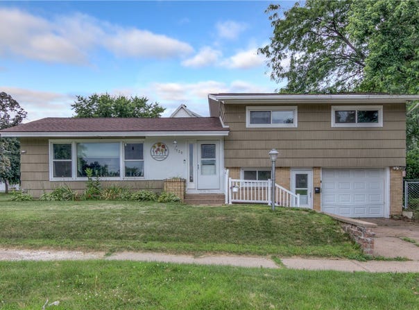 1320 Keith Street, Eau Claire, WI 54701