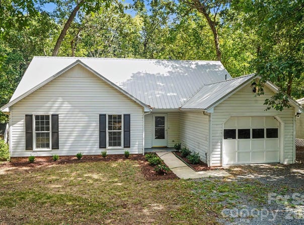 2711 Bob White Circle, Wingate, NC 28174