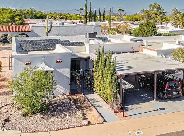 250 W Esperanza Boulevard, Green Valley, AZ 85614