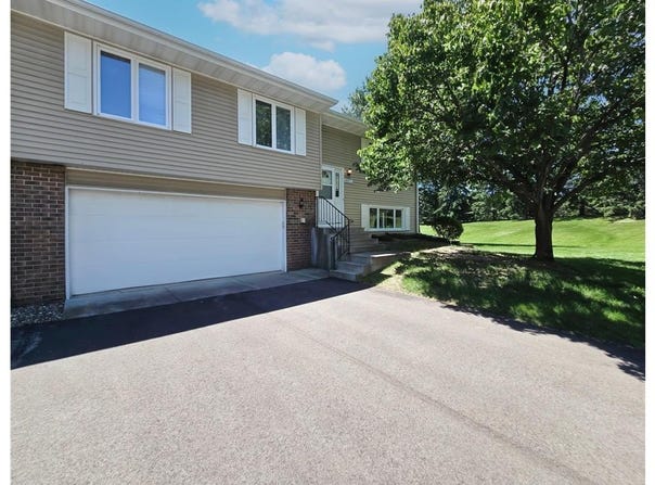 4637 1/2 Penkwe Way, Eagan, MN 55122