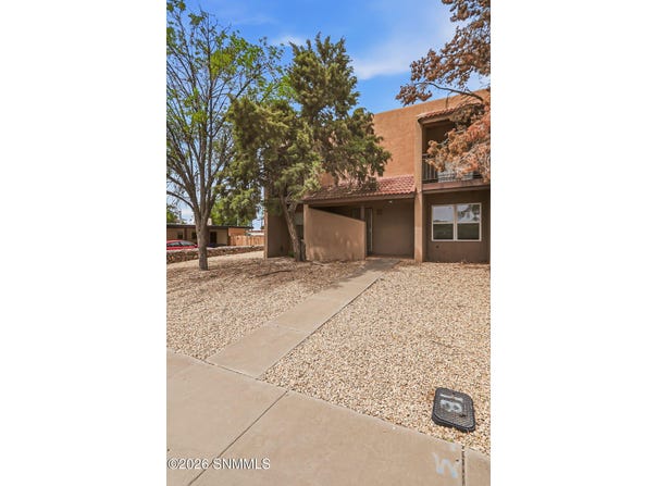 1345 Branson Avenue, Las Cruces, NM 88001
