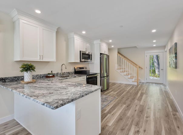 7 Apex Drive, Westbrook, ME 04092