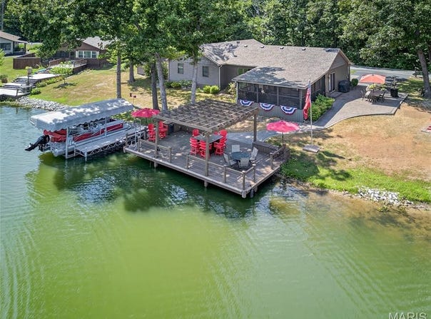 11178 Catatoga Drive, Plainview, IL 62685