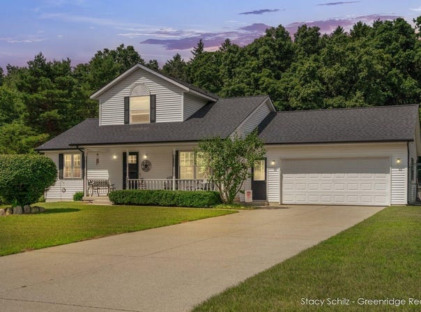 2405 Stanton Drive, Middleville, MI 49333