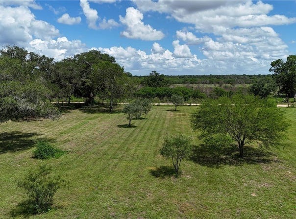 201 Elwood Street, Yoakum, TX 77995