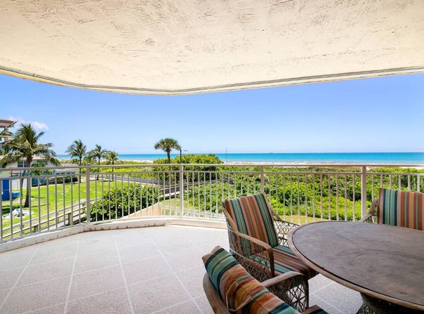 6770 Ridgewood Ave, Cocoa Beach, FL 32931