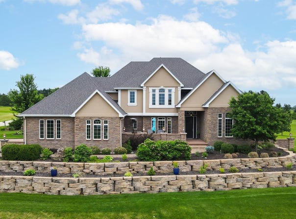 2987 ROSE MOON Way, NEENAH, WI 54956