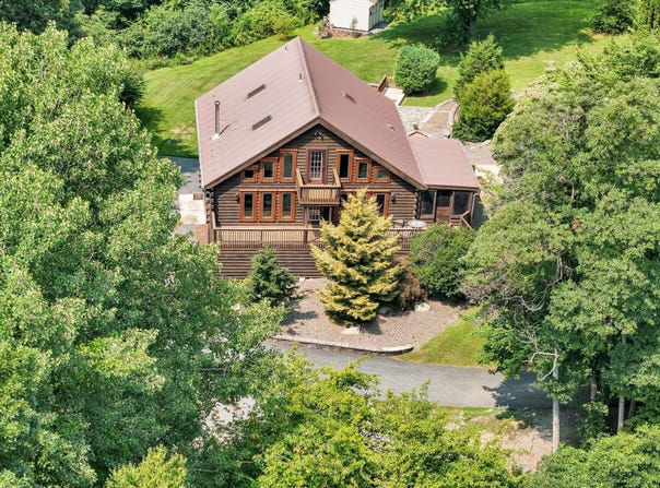 83 S MOUNTAIN Road, ROBESONIA, PA 19551