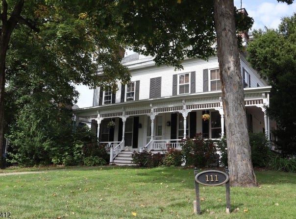 111 Center St, Clinton Town, NJ 08809-1339