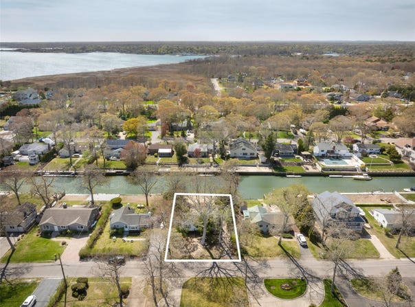 12 Tarpon Road, East Quogue, NY 11942
