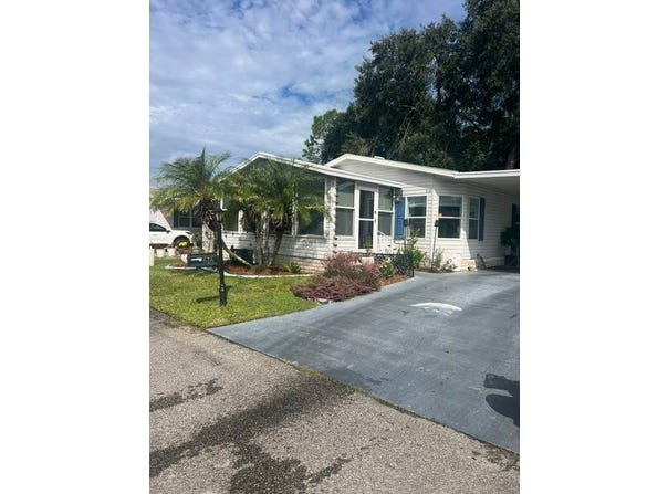616 Tulip Circle W, Auburndale, FL 33823