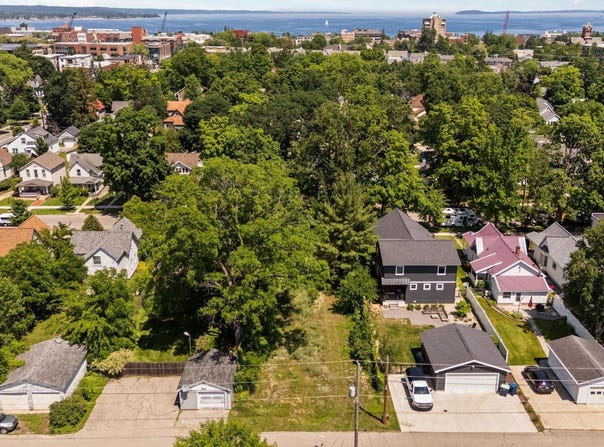 220 E Tenth Street, Traverse City, MI 49684
