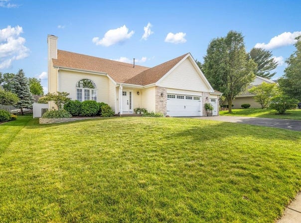 5933 Darton, LOVES PARK, IL 61111