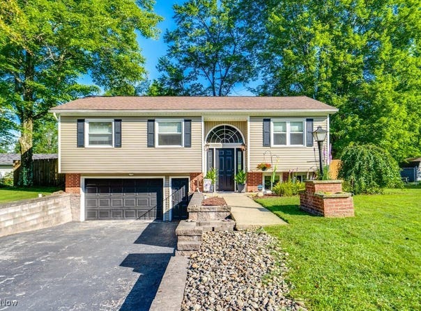 2847 Malibu Drive SW, Warren, OH 44481