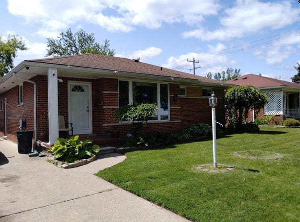8383 Dixie Lane, Dearborn Heights, MI 48127