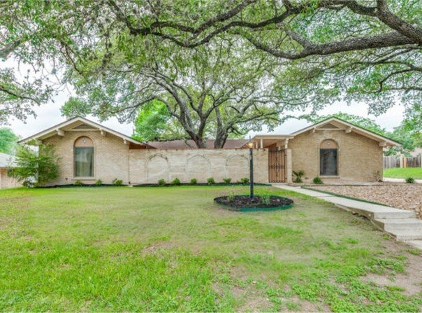 111 Cotillion, Castle Hills, TX 78213