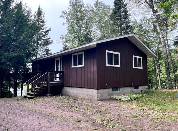 13563 Stateline Lake Road, Marenisco, MI 49947