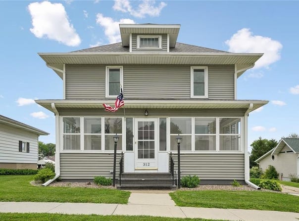 312 4th Avenue, Clarence, IA 52216