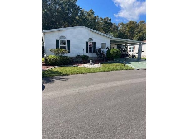 576 Tulip Circle E, Auburndale, FL 33823