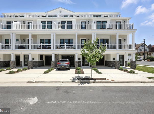 1 AUSTIN AVENUE, VENTNOR CITY, NJ 08406
