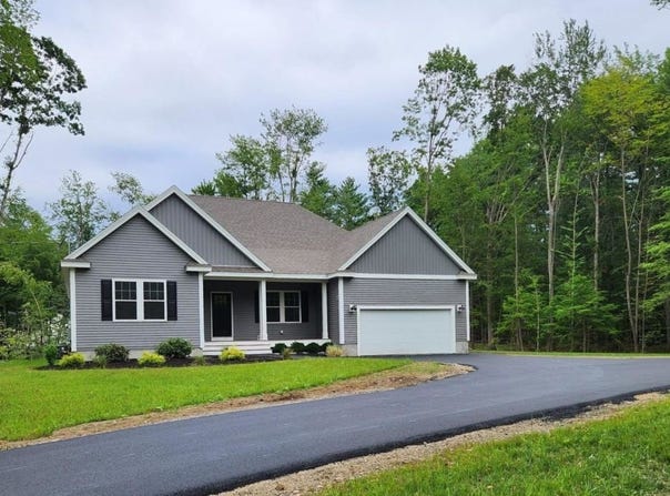 35 Reed Road, Sandown, NH 03873