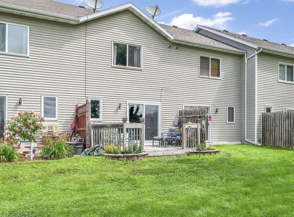26 Westview Drive #9, Milford, IA 51351