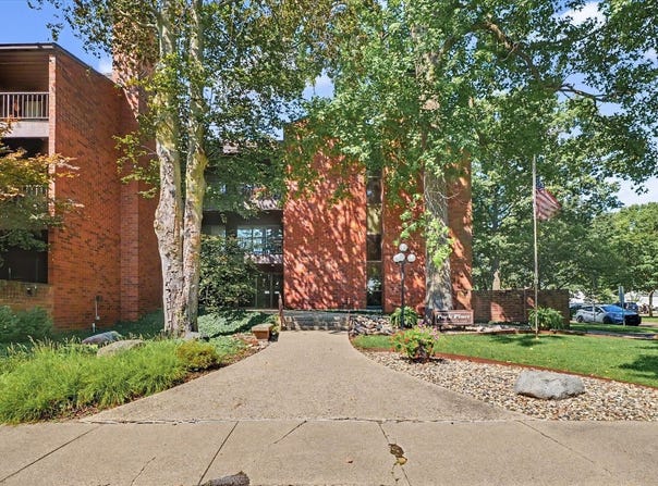 107 N Elm Street, Champaign, IL 61820