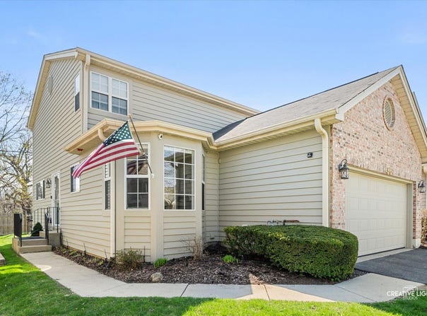 36 Townsend Circle, Naperville, IL 60565