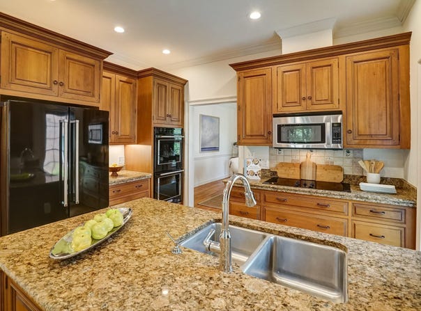 512 WORTHINGTON DR, Charlottesville, VA 22903