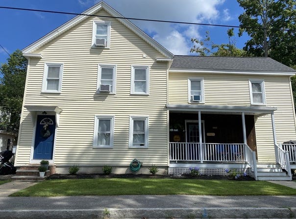6 Pleasant St, Pepperell, MA 01463