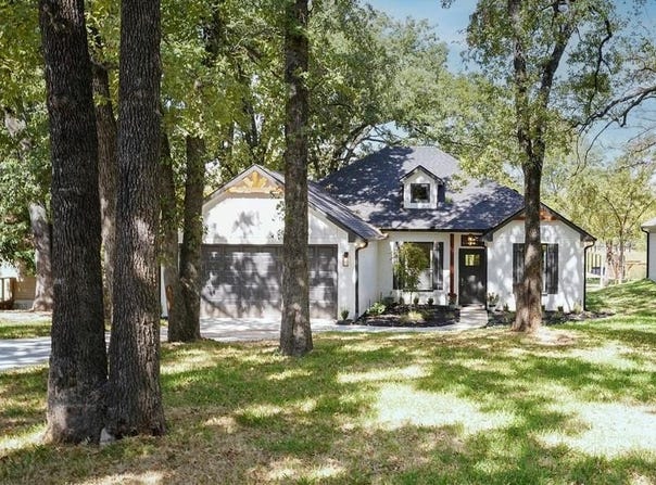 219 Ben Lacy Drive, Gun Barrel City, TX 75156