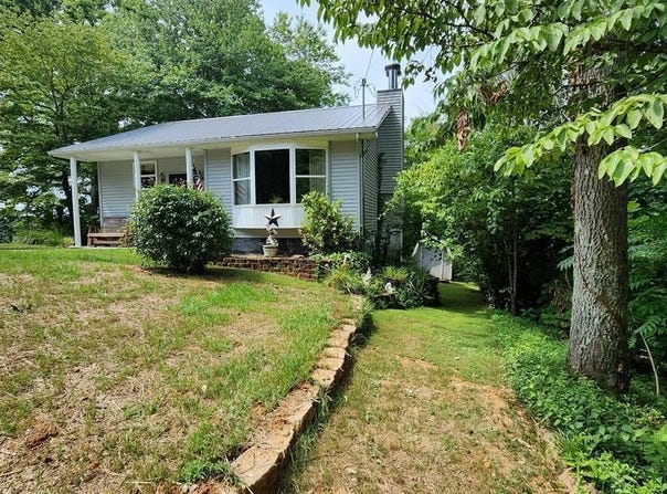 55 Lakeview Dr, Albany, KY 42602