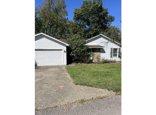 579 Jay Dr, Gallipolis, OH 45631