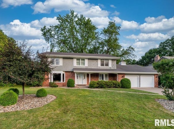 210 W WOLF Road, Peoria, IL 61614