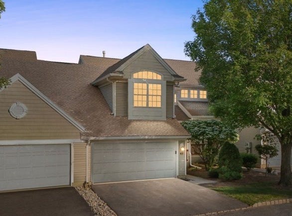 133 Marlboro Cir, Lopatcong Twp., NJ 08886-2046
