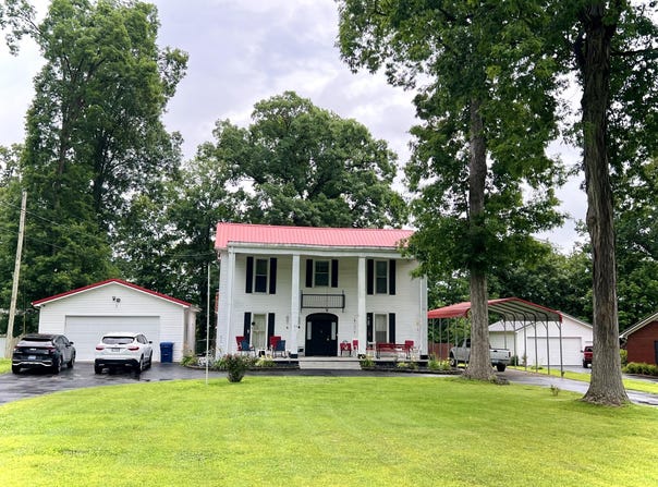 736 East East Lakeshore Drive, Burnside, KY 42519
