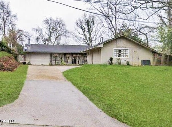 305 Bazinsky Road, Vicksburg, MS 39180