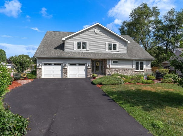 11068 N Quiet Water Circle, Monticello, IN 47960