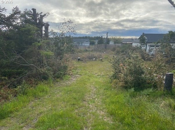 31311 J Pl, OceanPark, WA 98640