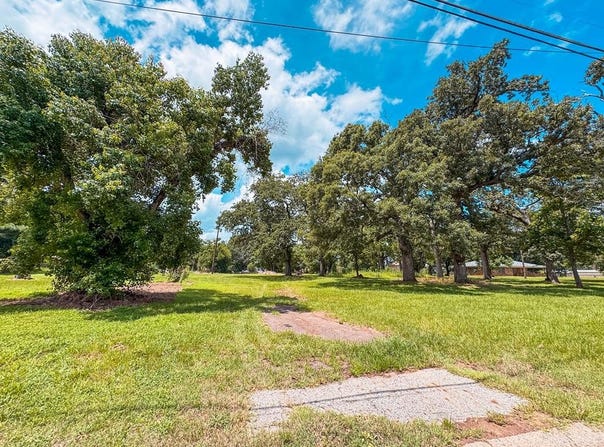 1711 West Point Tap, PALESTINE, TX 75803
