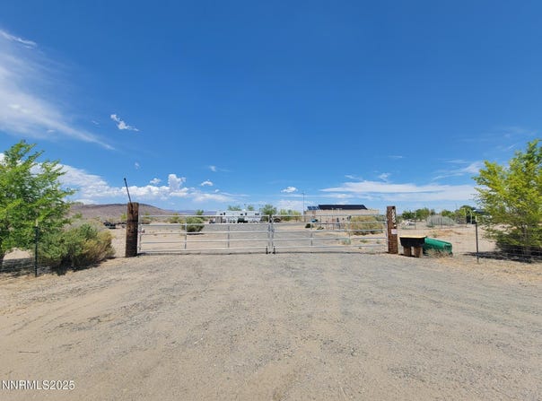 9850 Via Camino Street, Silver Springs, NV 89429