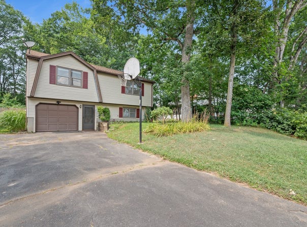212 Rockwell Avenue, Bristol, CT 06010