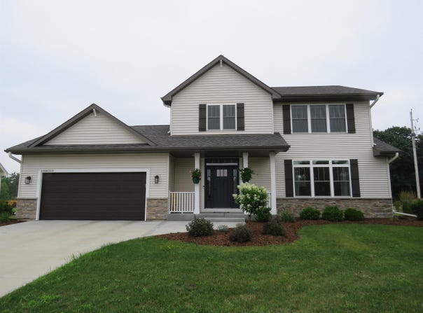 W195n17212 English Oaks Drive, Jackson, WI 53037