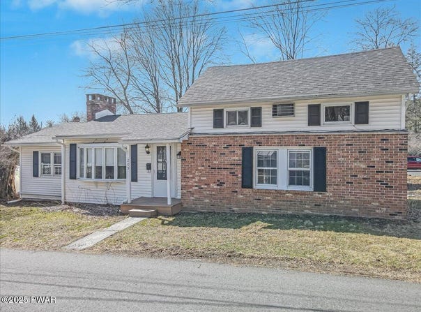 209 E Apple Alley, Milford, PA 18337