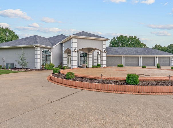 404 Foxfire Dr, Paragould, AR 72450