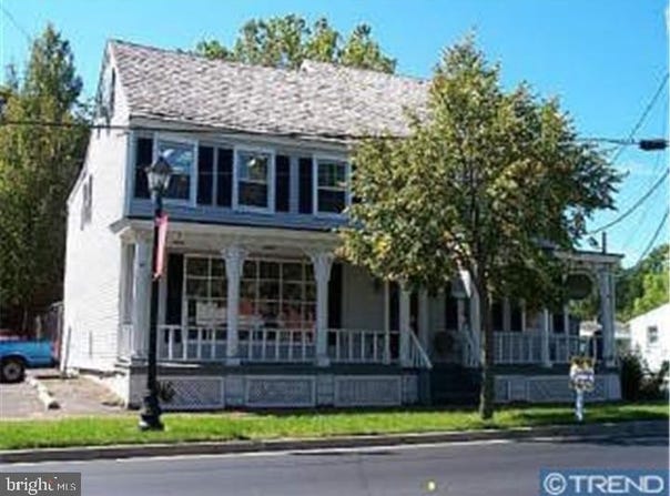 35 E MAIN Street, EVESHAM, NJ 08053
