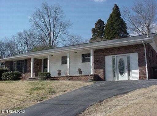 114 W Maiden Lane, Oak Ridge, TN 37830