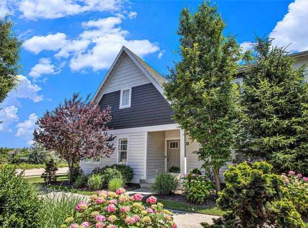 956 Whitwam Drive, St. Joseph, MI 49085