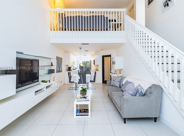 370 SE 2nd Ave, Deerfield Beach, FL 33441