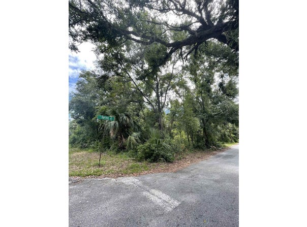 S Hendry Avenue, Perry, FL 32347